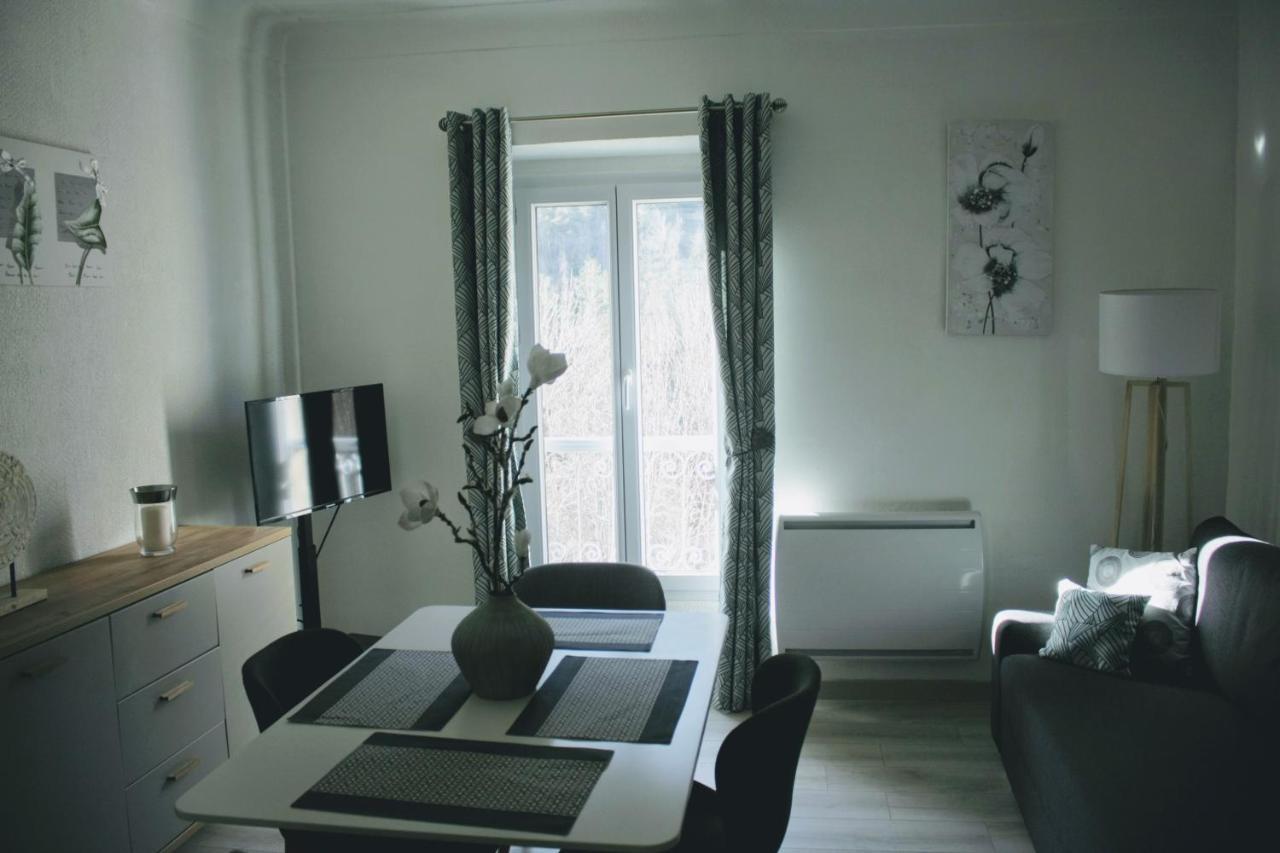 Charmant Appartement Au Coeur Des Gres D Annot المظهر الخارجي الصورة
